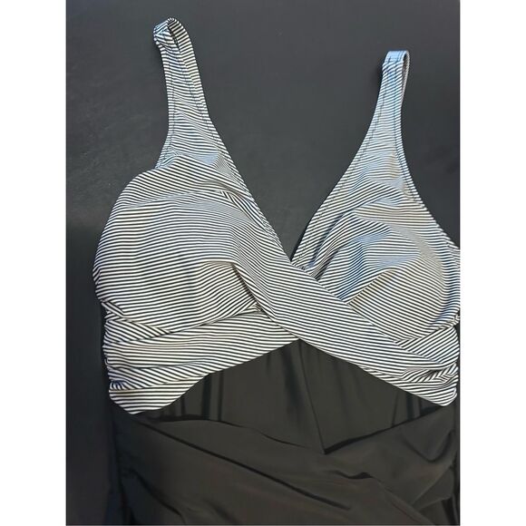 Smismivo Black Striped Size L Tummy Control Criss Cross One Piece Swimsuit Bathi - Picture 2 of 11